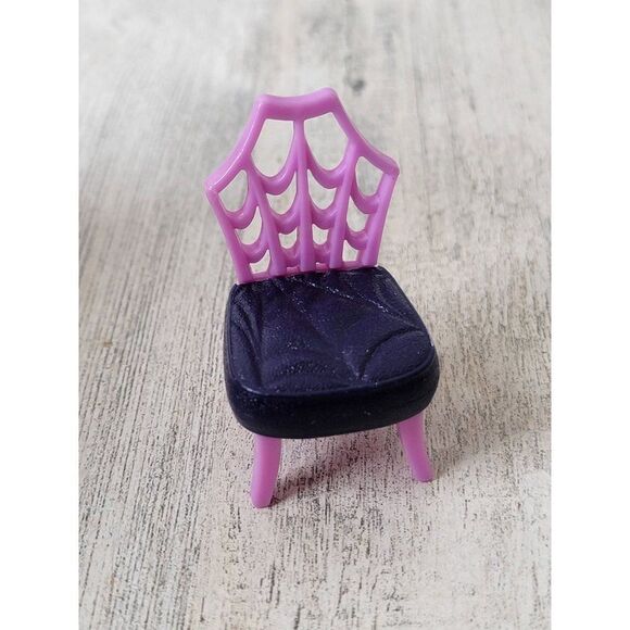 Vampirina mini spider web chair doll accessory toy figure - Picture 1 of 4